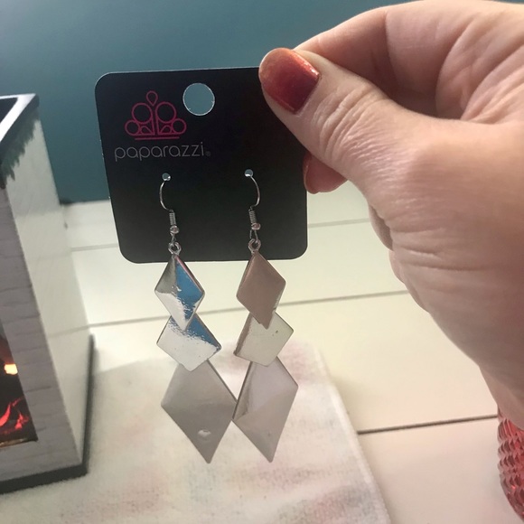 Paparazzi long dangle earrings - Picture 4 of 4